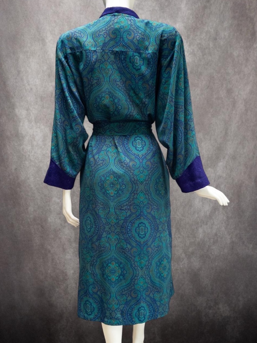 Vtg Victoria's Secret Gold Label Teal, Purple Paisley Satin Robe P/S‎ - Picture 4 of 10